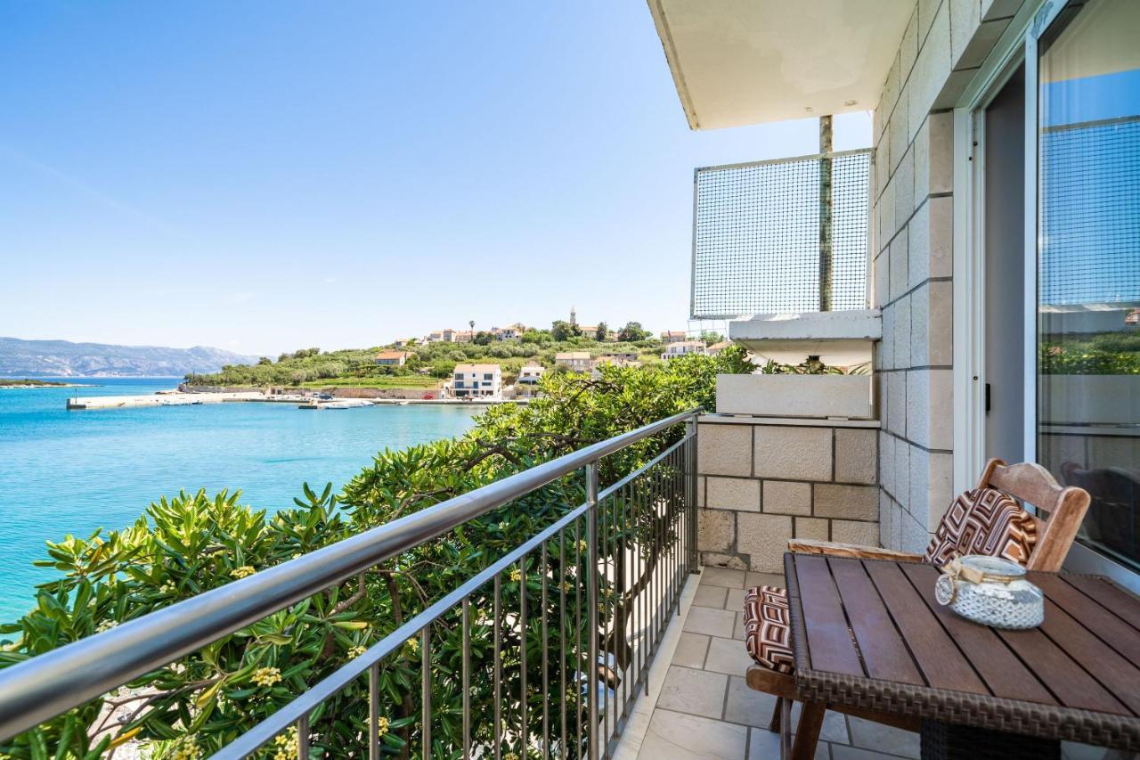 Apartments Nikolina ลุมบาร์ดา ภายนอก รูปภาพ