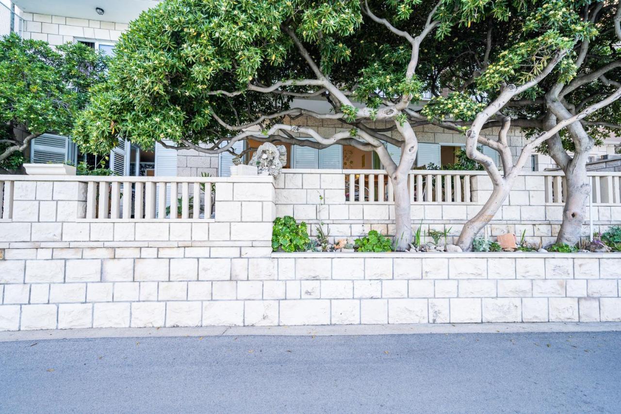 Apartments Nikolina ลุมบาร์ดา ภายนอก รูปภาพ