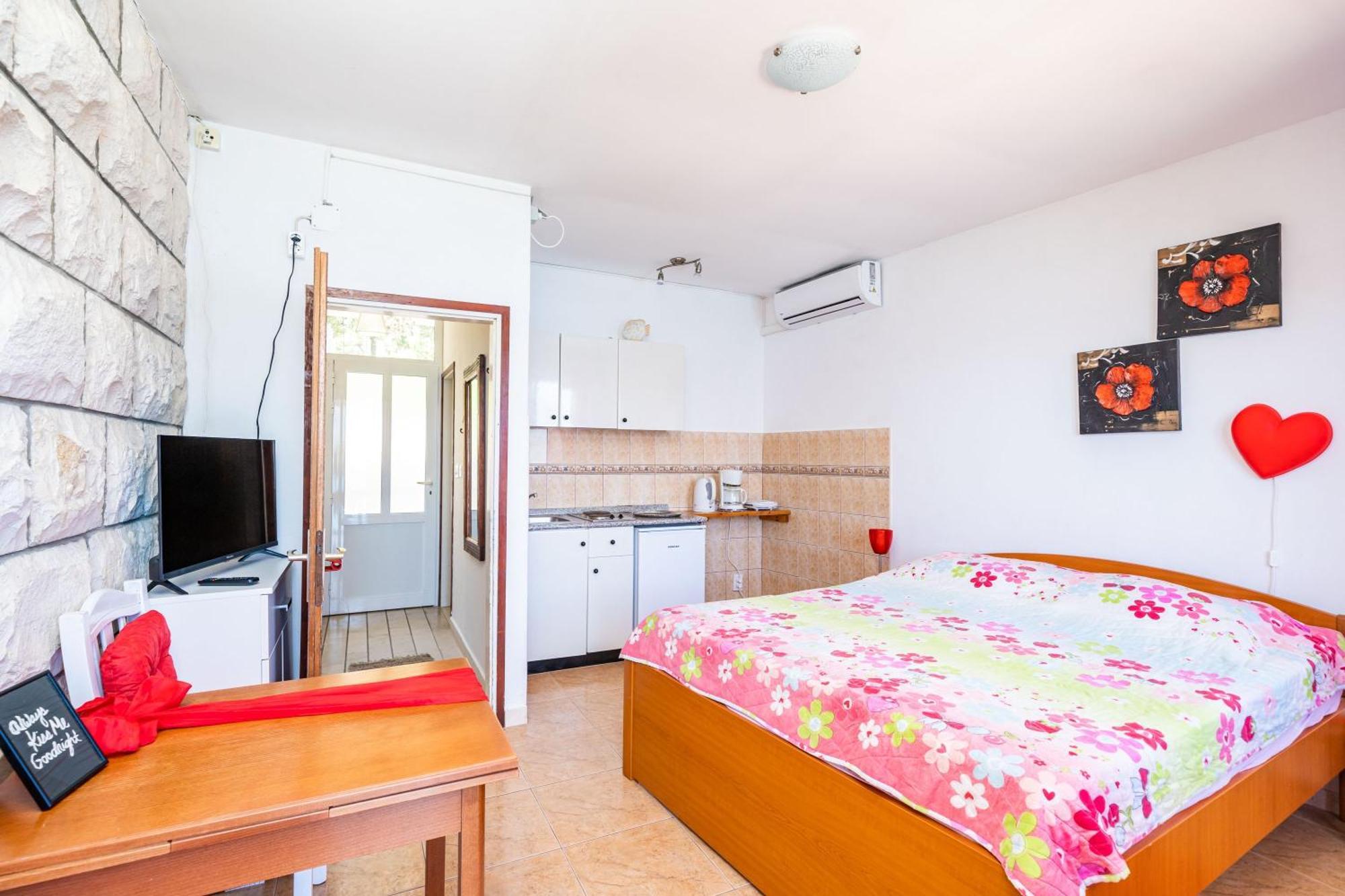 Apartments Nikolina ลุมบาร์ดา ห้อง รูปภาพ